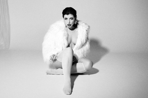 Welke accessoires tillen je outfit naar een hoger niveau?